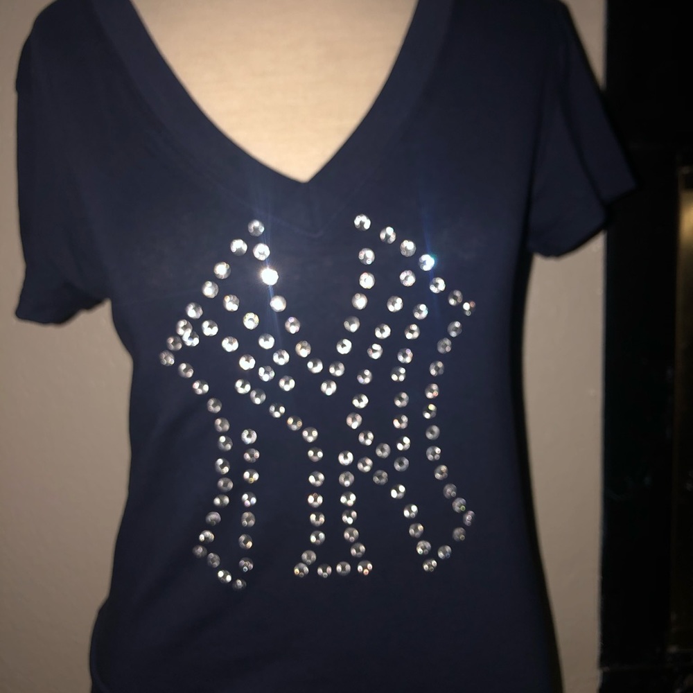Dark blue Yankees V-neck